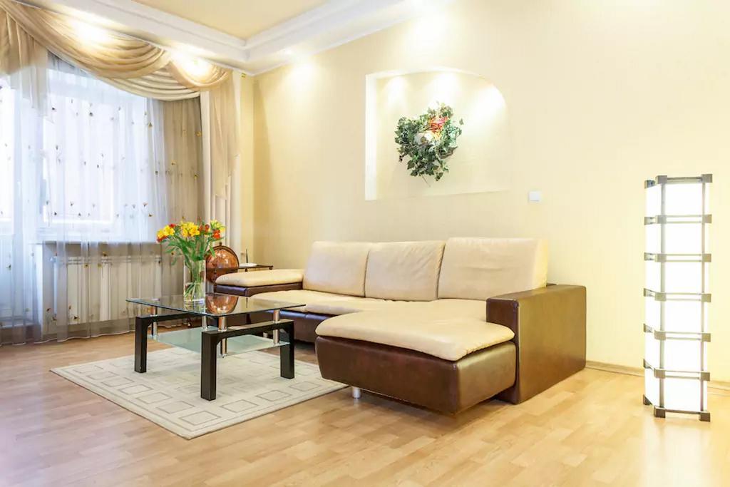 Apartment On Soborniy 177 Zaporizhia Esterno foto
